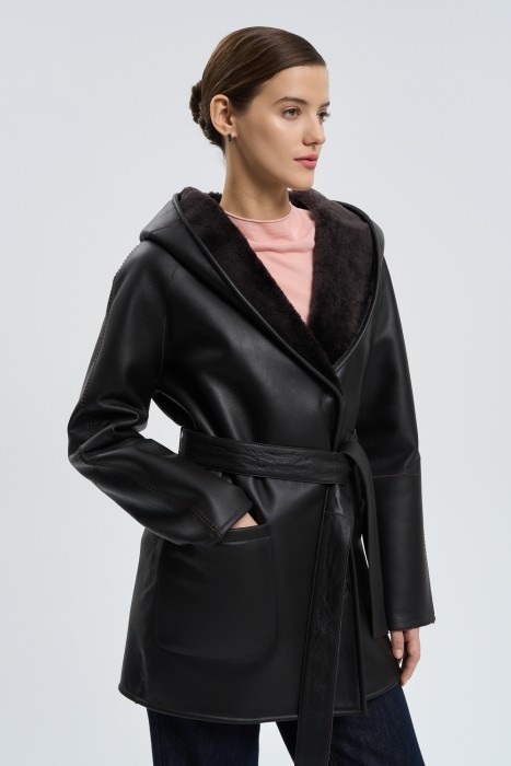 дубленка из овчины с поясом от бренда снежная королева вид слева