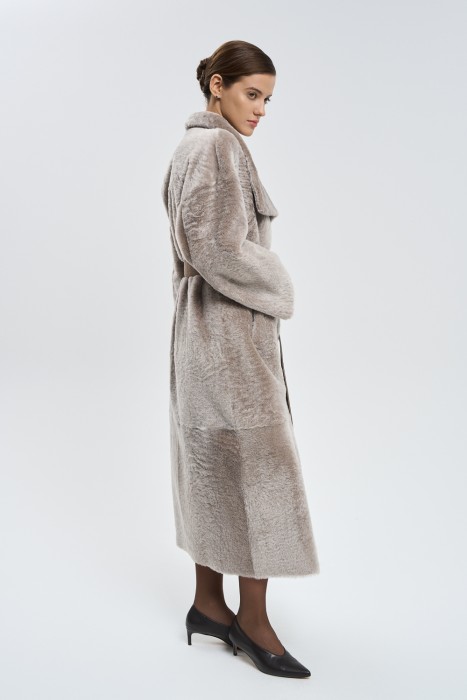 дубленка из овчины с поясом из россии вид сбоку