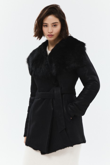 дубленка из овчины с поясом от бренда снежная королева вид слева