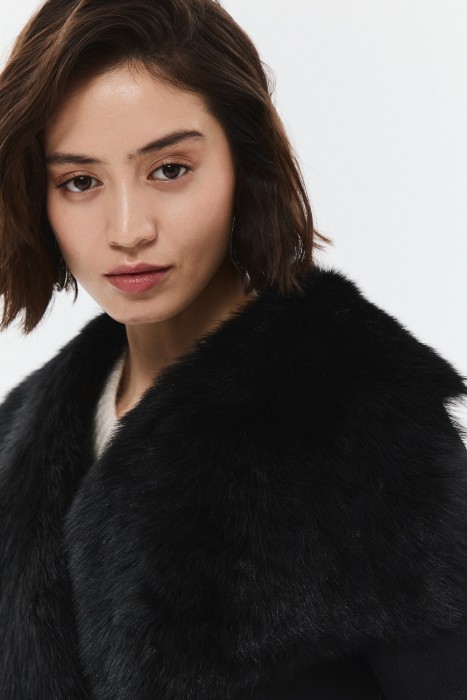 дубленка из овчины с поясом из россии вид сбоку