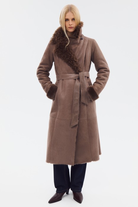 дубленка из овчины с поясом от бренда снежная королева вид слева