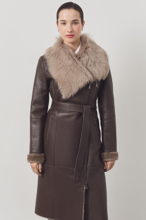 дубленка из овчины с поясом от бренда снежная королева вид слева