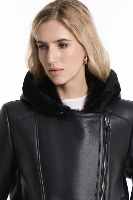 дубленка из овчины с поясом из россии вид сбоку