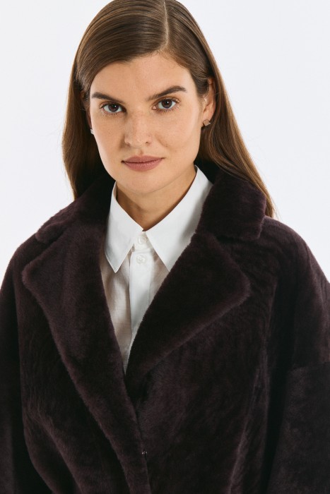 дубленка из овчины с поясом из россии вид сбоку