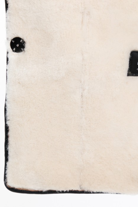 дубленка из овчины с поясом по цене 30180 руб вид справа