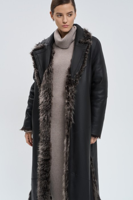 дубленка из овчины с поясом по цене 123940 руб вид справа