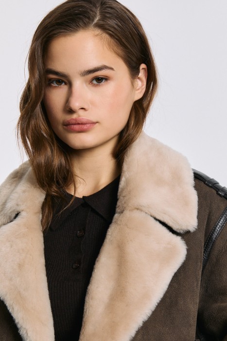 дубленка из овчины с поясом по цене 38150 руб вид справа