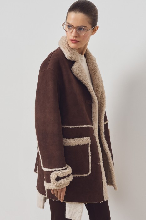 дубленка из овчины с поясом из россии вид сбоку