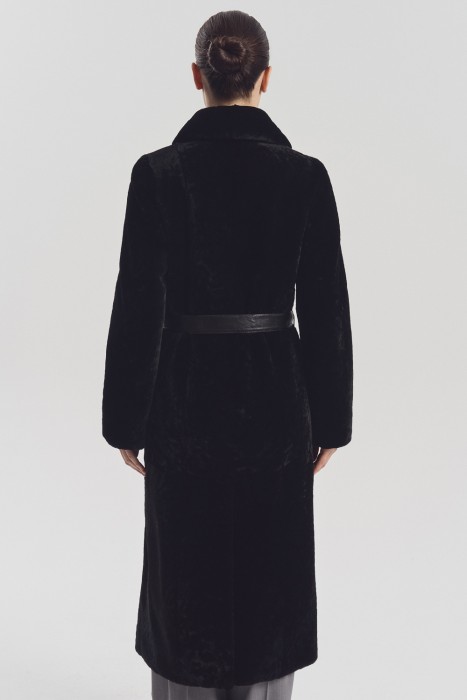 дубленка из овчины с поясом по цене 33440 руб вид справа