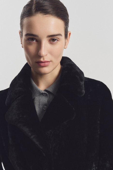 дубленка из овчины с поясом из россии вид сбоку