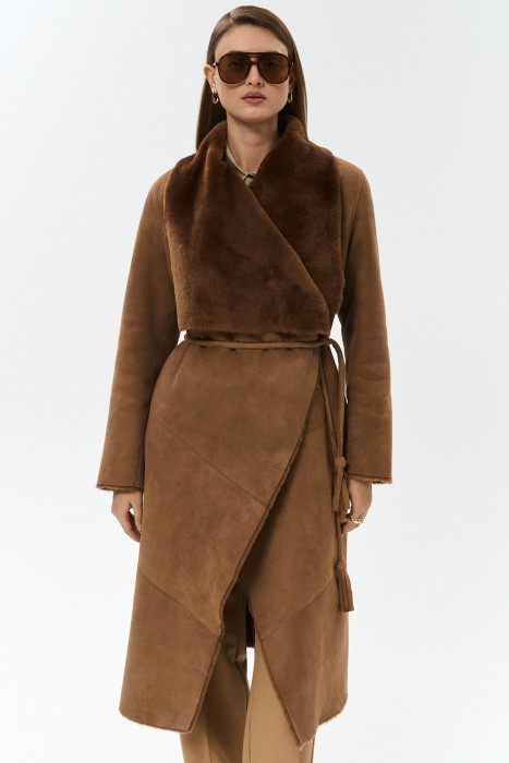 дубленка из овчины с поясом от бренда снежная королева вид слева