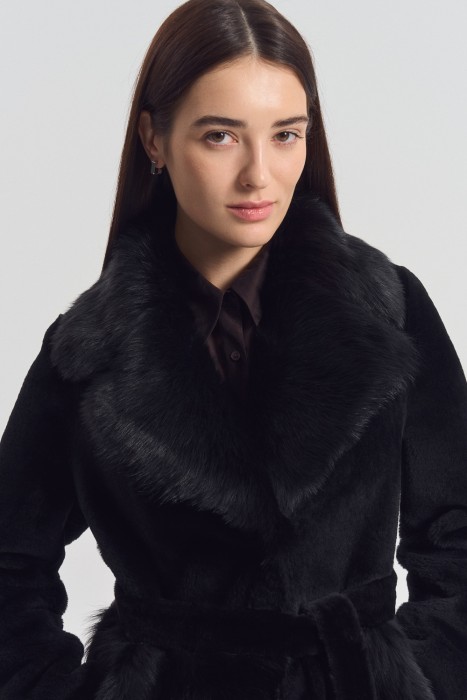 дубленка из овчины с поясом из россии вид сбоку