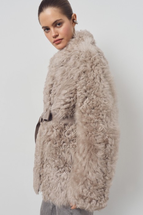 дубленка из овчины с поясом от бренда снежная королева вид слева
