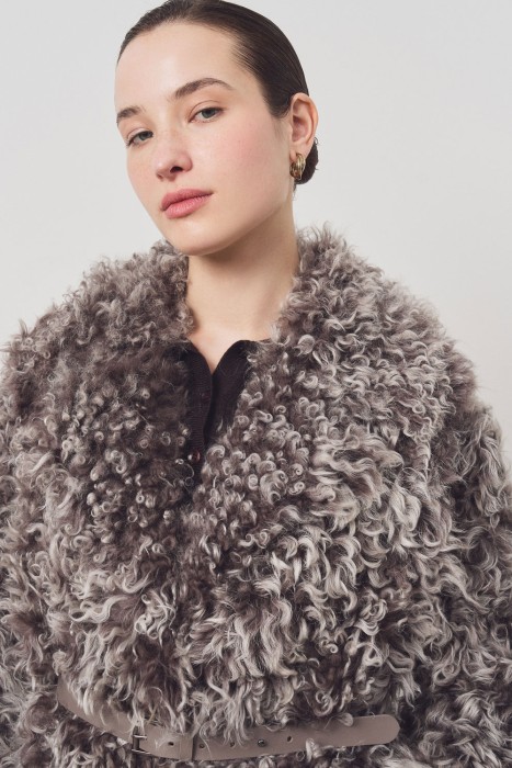 дубленка из овчины с поясом по цене 118880 руб вид справа