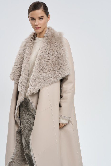 дубленка из овчины с поясом от бренда снежная королева вид слева