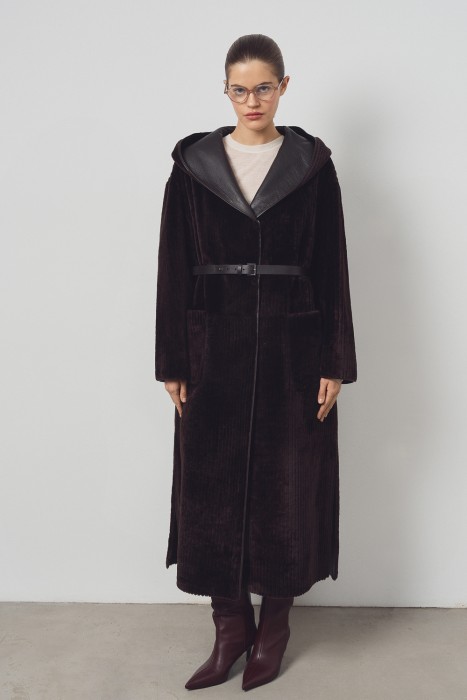 дубленка из овчины с поясом из россии вид сбоку