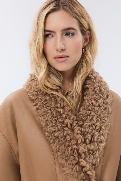 дубленка из овчины с поясом по цене 92310 руб вид справа