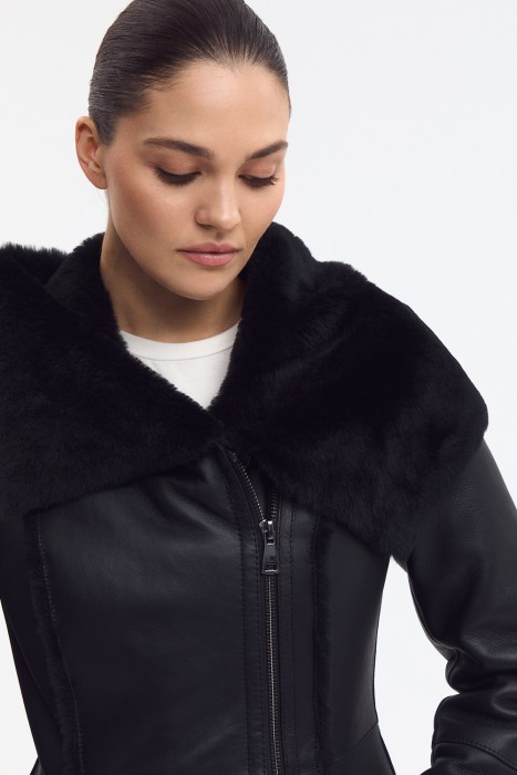 дубленка из овчины с поясом по цене 60360 руб вид справа