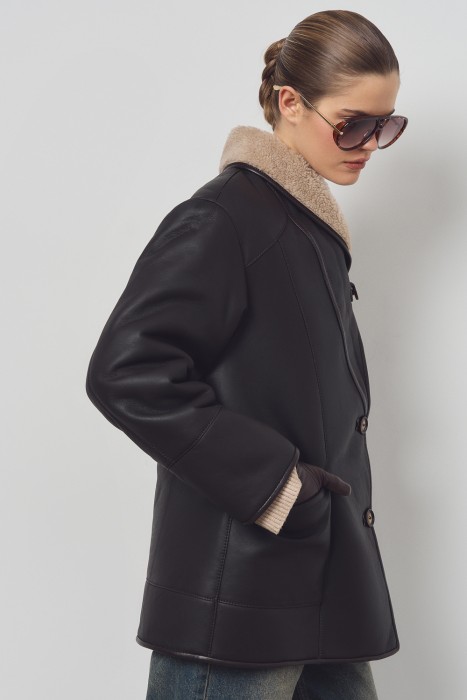 дубленка из овчины от бренда снежная королева вид слева