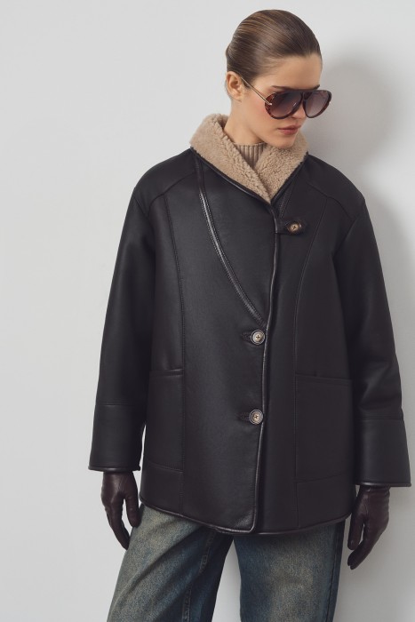 дубленка из овчины по цене 34260 руб вид справа