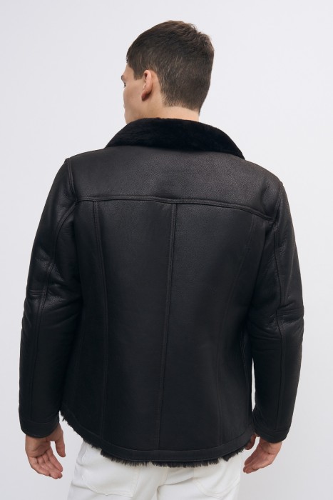 дубленка из овчины по цене 21030 руб вид справа