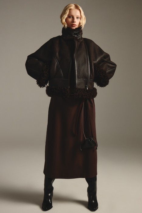 дубленка из овчины по цене 30180 руб вид справа