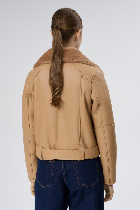 дубленка из овчины по цене 20390 руб вид справа