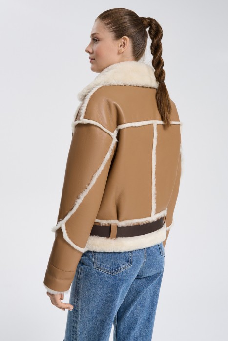 дубленка из овчины по цене 24470 руб вид справа