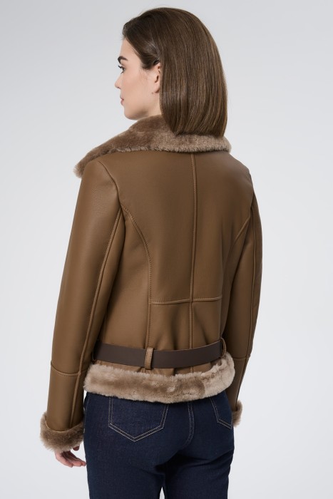 дубленка из овчины по цене 26100 руб вид справа