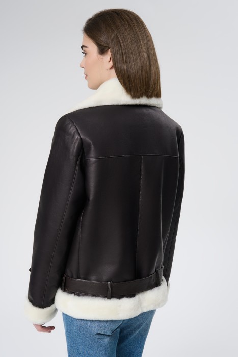 дубленка из овчины по цене 38980 руб вид справа