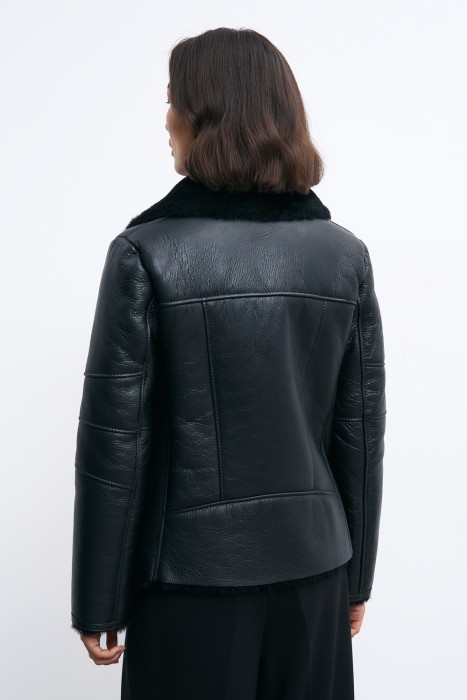 дубленка из овчины по цене 19570 руб вид справа