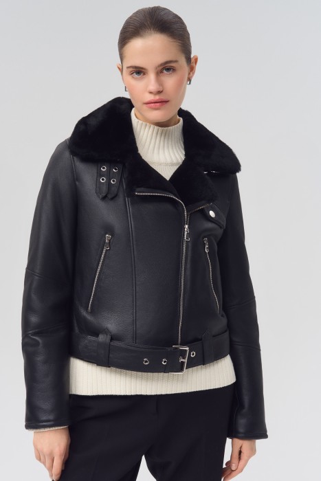 дубленка из овчины от бренда снежная королева вид слева