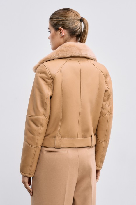 дубленка из овчины по цене 20390 руб вид справа