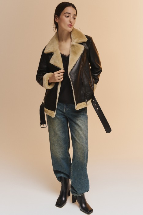 дубленка из овчины от бренда снежная королева вид слева