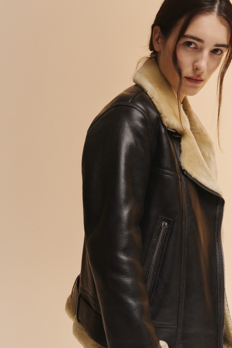 дубленка из овчины по цене 36490 руб вид справа