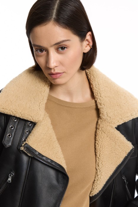 дубленка из овчины по цене 30180 руб вид справа