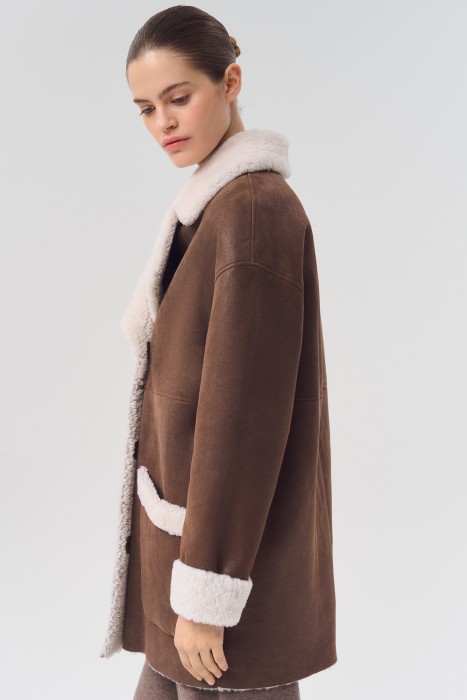 дубленка из овчины по цене 63870 руб вид справа