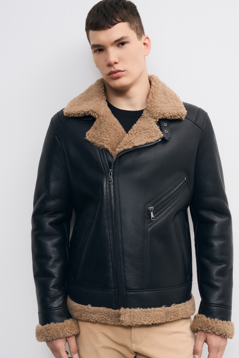 дубленка из овчины от бренда снежная королева вид слева