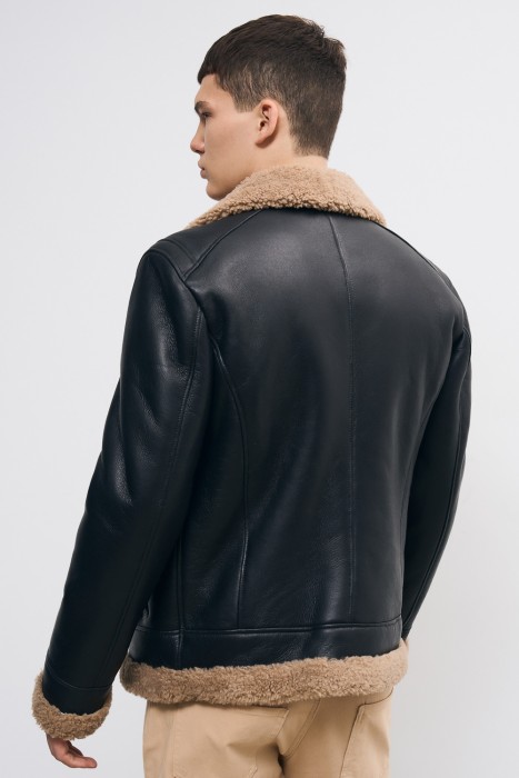 дубленка из овчины по цене 19400 руб вид справа