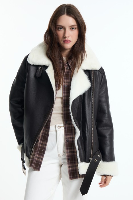 дубленка из овчины от бренда снежная королева вид слева