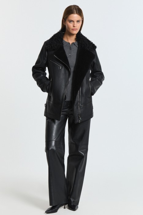 дубленка из овчины от бренда снежная королева вид слева