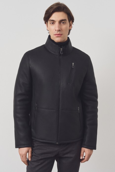 дубленка из овчины от бренда снежная королева вид слева