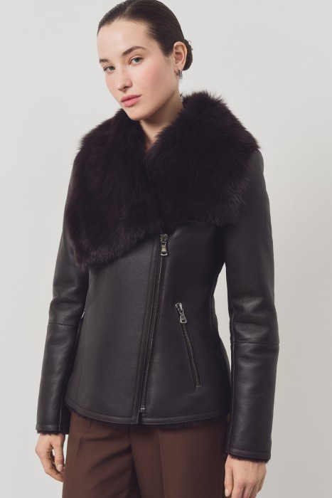 дубленка из овчины от бренда снежная королева вид слева