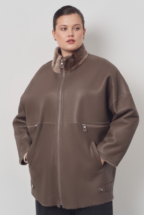 дубленка из овчины от бренда снежная королева вид слева