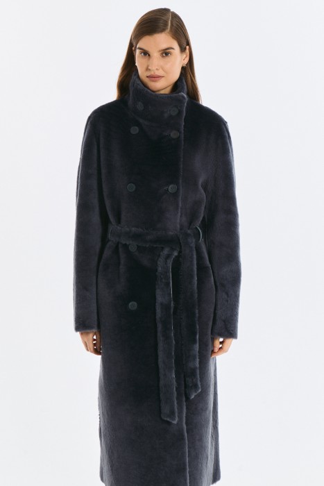 дубленка из овчины от бренда снежная королева вид слева