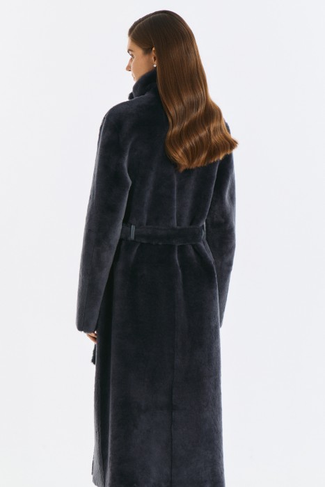 дубленка из овчины по цене 60550 руб вид справа