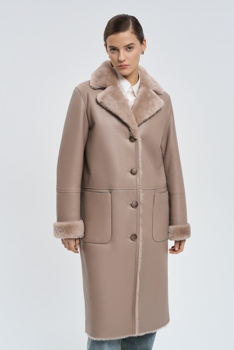 дубленка из овчины от бренда снежная королева вид слева