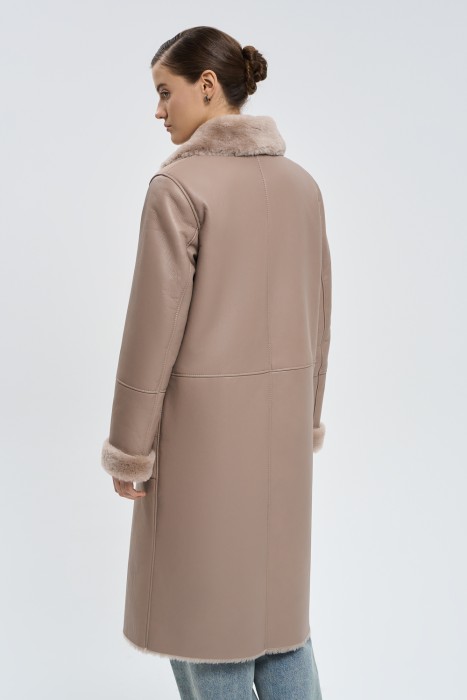 дубленка из овчины по цене 43120 руб вид справа