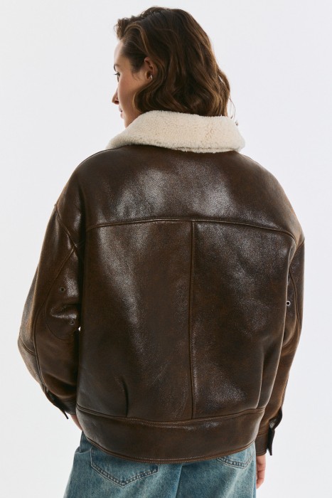 дубленка из овчины по цене 38150 руб вид справа