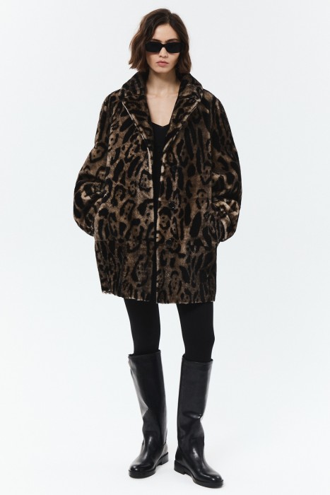 дубленка из овчины от бренда снежная королева вид слева